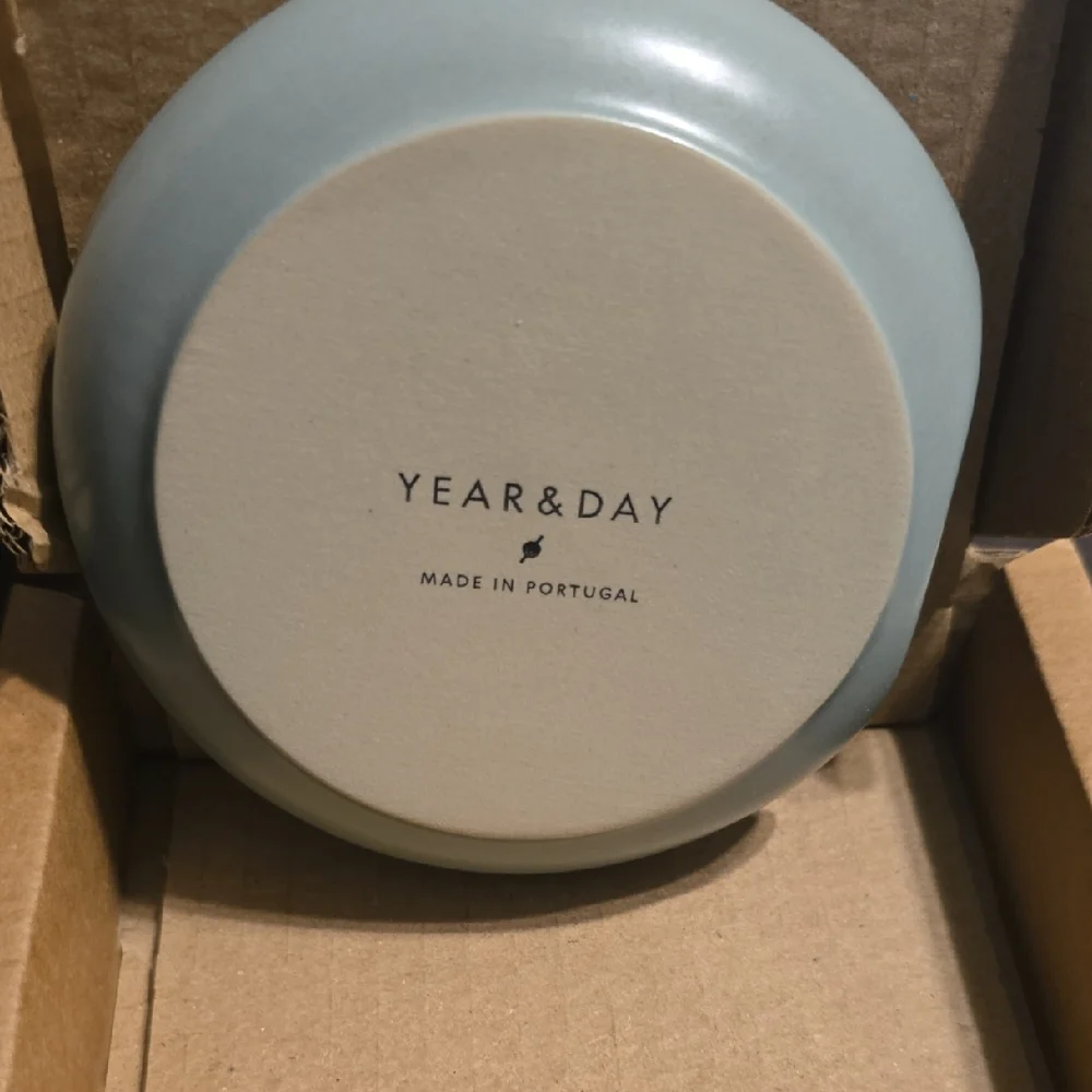 Elegant Gray Ceramic Spoon Rest - Picture 2 of 3